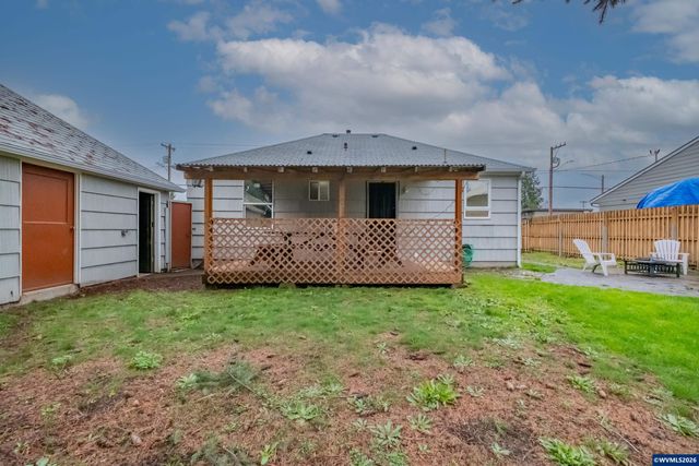 3090 D St NE, Salem, OR 97301