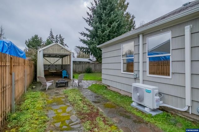 3090 D St NE, Salem, OR 97301