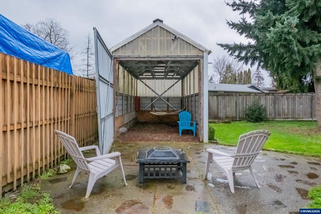 3090 D St NE, Salem, OR 97301