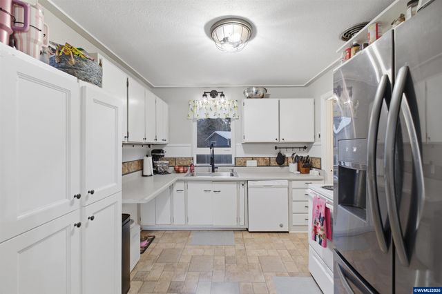 3090 D St NE, Salem, OR 97301