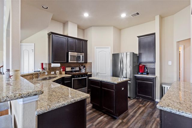 1529 Nacogdoches Valley Drive, League City, TX 77573