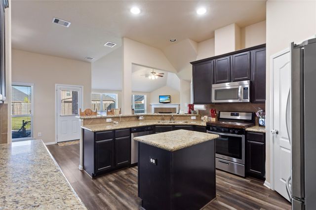 1529 Nacogdoches Valley Drive, League City, TX 77573