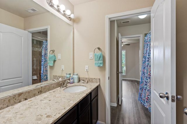 1529 Nacogdoches Valley Drive, League City, TX 77573