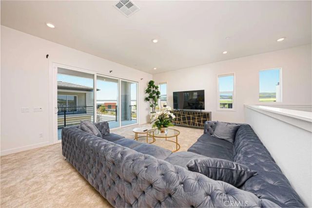 136 Sentosa, Irvine, CA 92618
