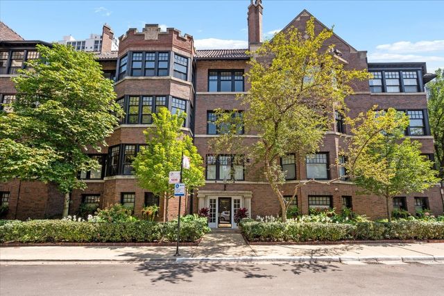 1235 N Astor Street 2N, Chicago, IL 60610