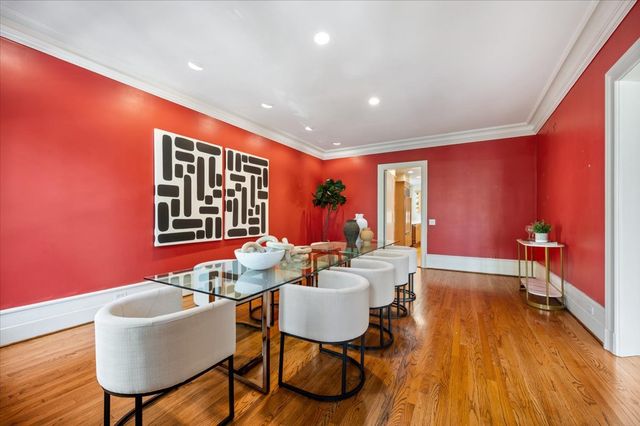 1235 N Astor Street 2N, Chicago, IL 60610