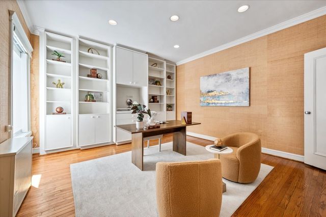 1235 N Astor Street 2N, Chicago, IL 60610