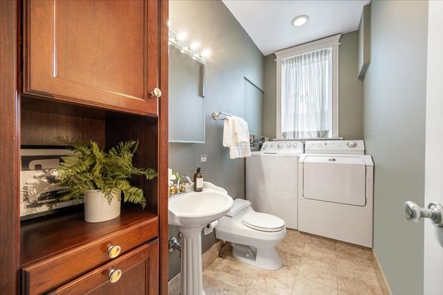 1235 N Astor Street 2N, Chicago, IL 60610