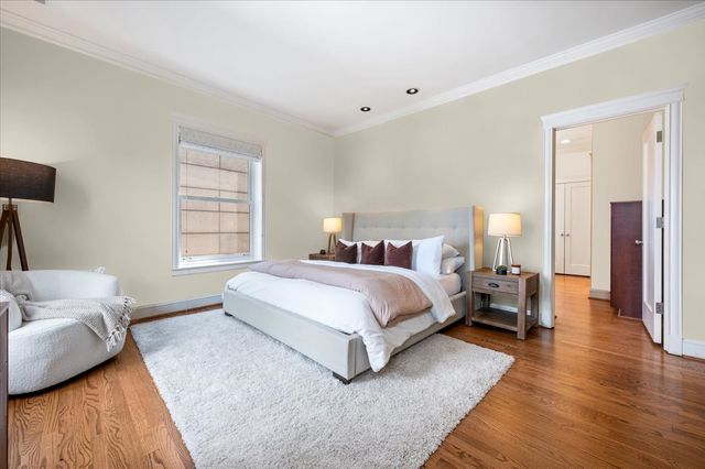 1235 N Astor Street 2N, Chicago, IL 60610