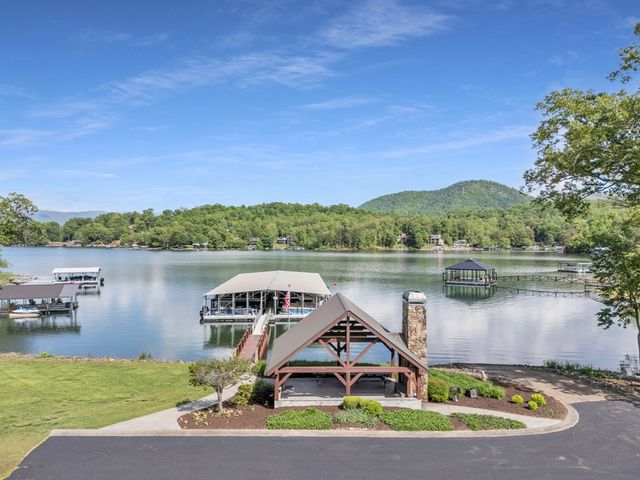 57 Elf School Way, Hayesville, NC 28904