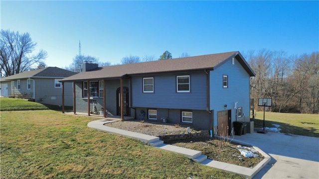 1133 Lake Manor Drive, Trenton, MO 64683