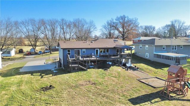 1133 Lake Manor Drive, Trenton, MO 64683