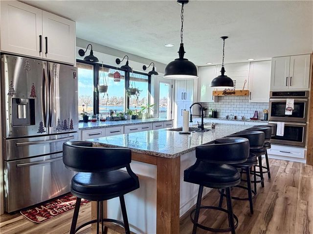 1133 Lake Manor Drive, Trenton, MO 64683