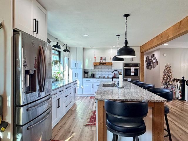 1133 Lake Manor Drive, Trenton, MO 64683