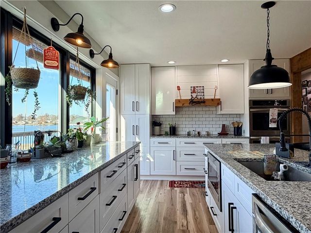 1133 Lake Manor Drive, Trenton, MO 64683