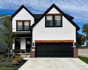 185 Summit View Court, Milford Village, MI 48381