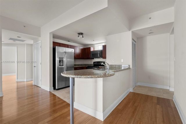 7285 SW 90th St D414, Miami, FL 33156