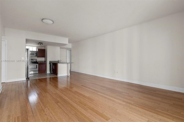 7285 SW 90th St D414, Miami, FL 33156