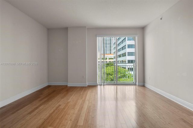 7285 SW 90th St D414, Miami, FL 33156