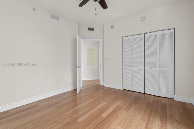 7285 SW 90th St D414, Miami, FL 33156