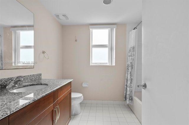 7285 SW 90th St D414, Miami, FL 33156