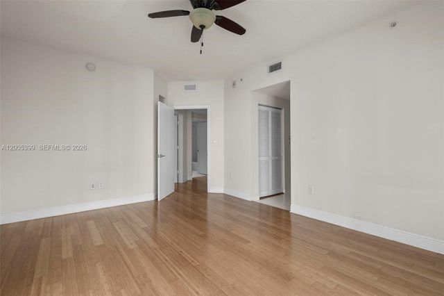 7285 SW 90th St D414, Miami, FL 33156