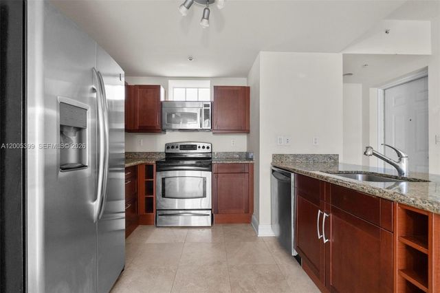 7285 SW 90th St D414, Miami, FL 33156