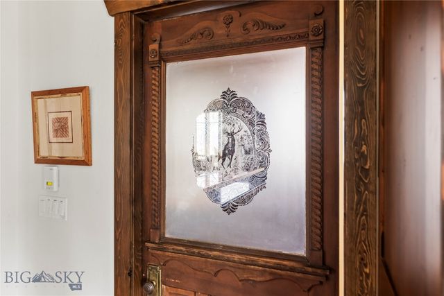 190 Sagittarius Skyway, Emigrant, MT 59027