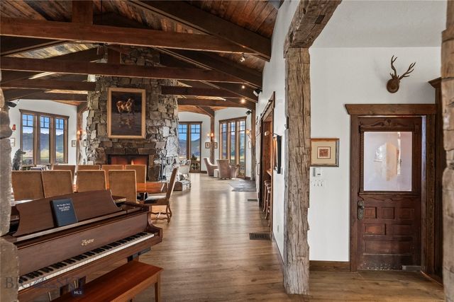 190 Sagittarius Skyway, Emigrant, MT 59027