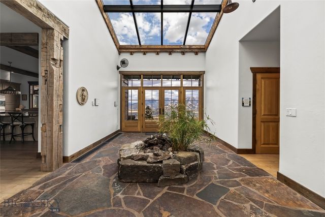 190 Sagittarius Skyway, Emigrant, MT 59027