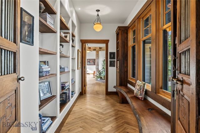 190 Sagittarius Skyway, Emigrant, MT 59027