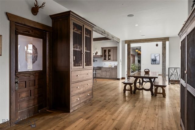 190 Sagittarius Skyway, Emigrant, MT 59027