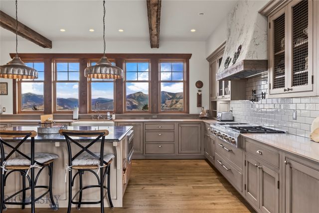 190 Sagittarius Skyway, Emigrant, MT 59027