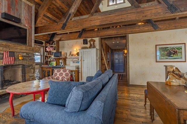 190 Sagittarius Skyway, Emigrant, MT 59027