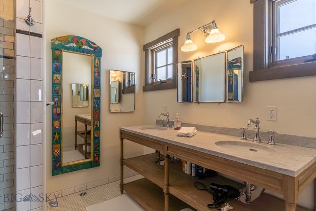 190 Sagittarius Skyway, Emigrant, MT 59027