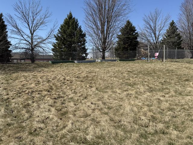 222 10th Avenue NW, Byron, MN 55920