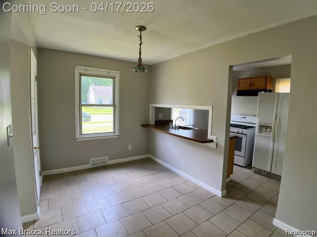 22120 Condon Street, Oak Park, MI 48237