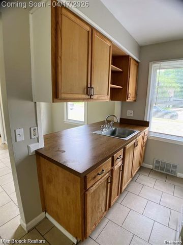 22120 Condon Street, Oak Park, MI 48237