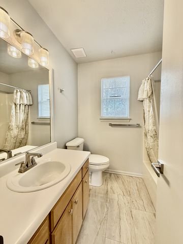 3235 Dockside Dr, Hermitage, TN 37076