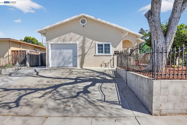 320 Monmouth Dr, Milpitas, CA 95035