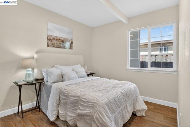 320 Monmouth Dr, Milpitas, CA 95035