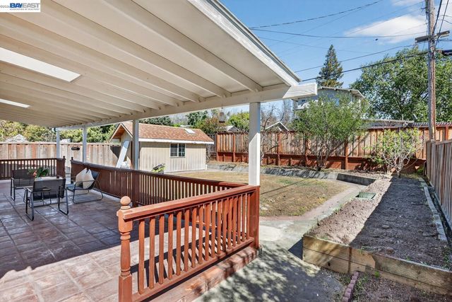 320 Monmouth Dr, Milpitas, CA 95035