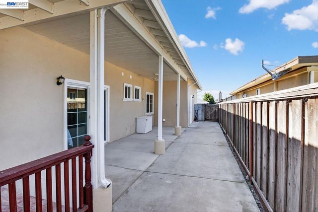 320 Monmouth Dr, Milpitas, CA 95035