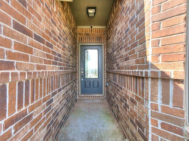 10812 SW 33rd, Yukon, OK 73099