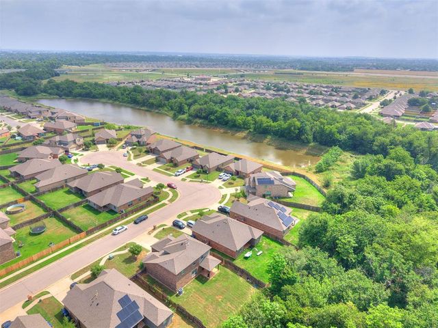 10812 SW 33rd, Yukon, OK 73099