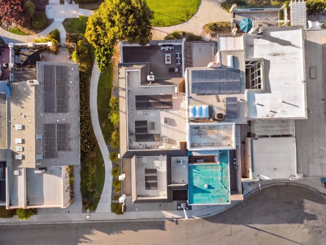 7 Gingertree LN, Coronado, CA 92118