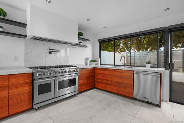 7 Gingertree LN, Coronado, CA 92118