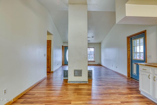 5640 Highway 11w, Rogersville, TN 37857