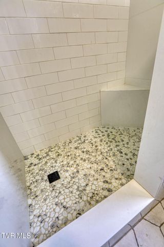 5640 Highway 11w, Rogersville, TN 37857