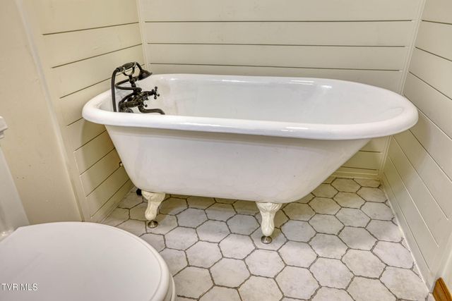 5640 Highway 11w, Rogersville, TN 37857